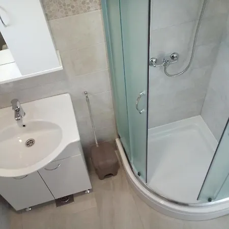 Renovierte In Mit Privatem Balkon * Petrčane