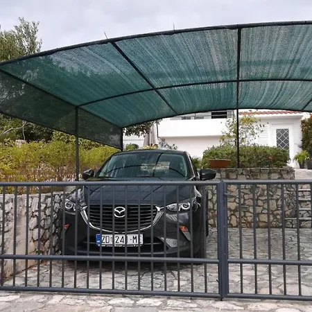 Renovierte In Mit Privatem Balkon Petrčane